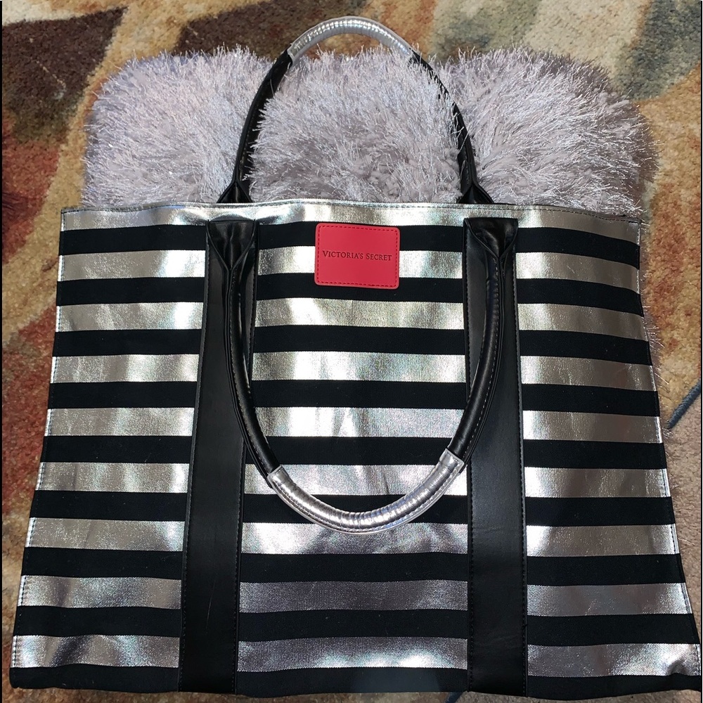 BNWOT TRAVEL BAG